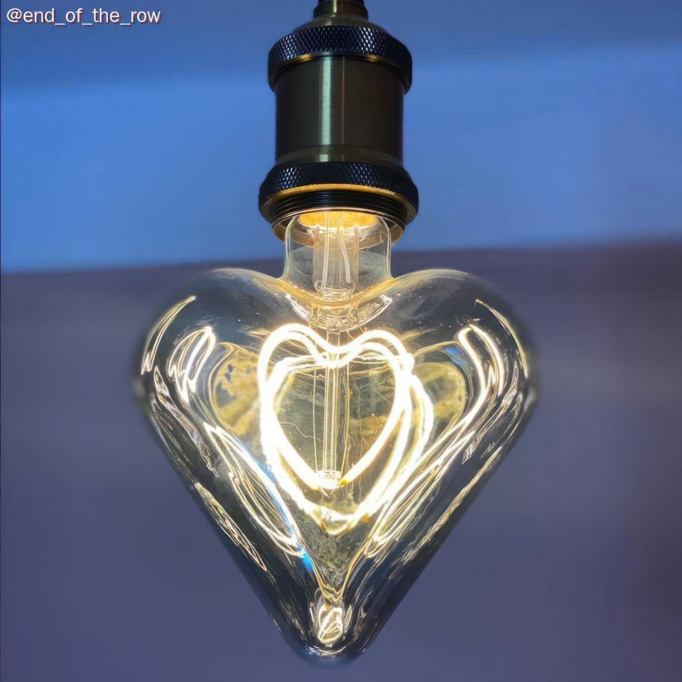 LED Filament Λαμπτήρας - Φυμέ σε σχήμα Καρδιά - 5W E27 Dimmable 2000K