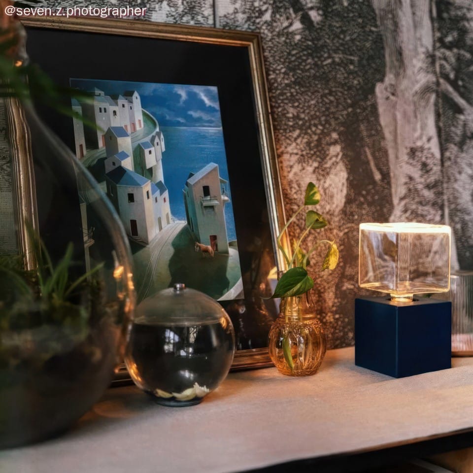 Επιτραπέζιο Φωτιστικό Posaluce Cubetto Color, βαμμένο ξύλινο με υφασμάτινο καλώδιο, διακοπτάκι και διπολικό φις Μπλε Χωρίς Λάμπα