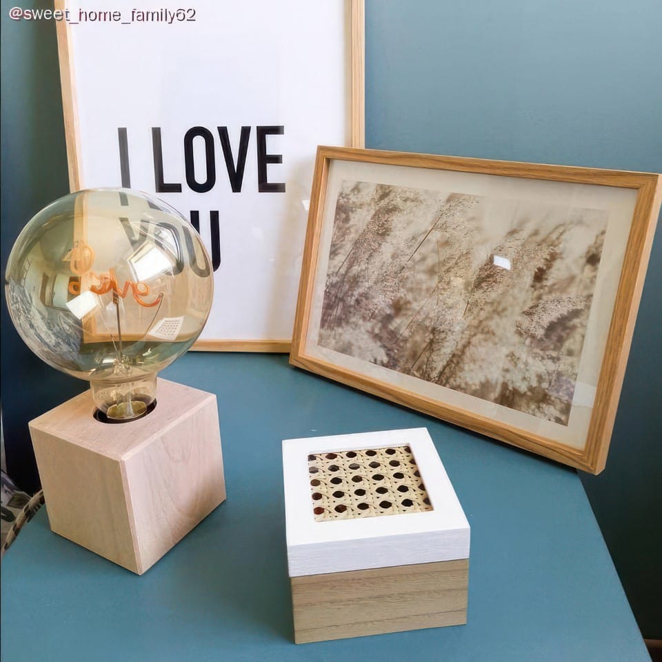 Επιτραπέζιο Φωτιστικό Posaluce Cubetto Κυβικό Ξύλινο, με υφασμάτινο καλώδιο, διακοπτάκι και διπολικό φις Φυσικό Χωρίς Λάμπα